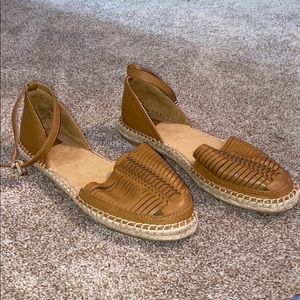 dv closed toe sandals